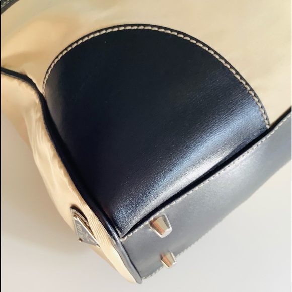 Elegant PRADA nylon tote bag 🌷🌷🌷 - Picture 11 of 16